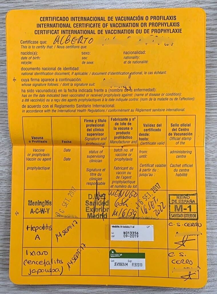 Certificado internacional de vacunación con las vacunas administradas para viajar a Vietnam